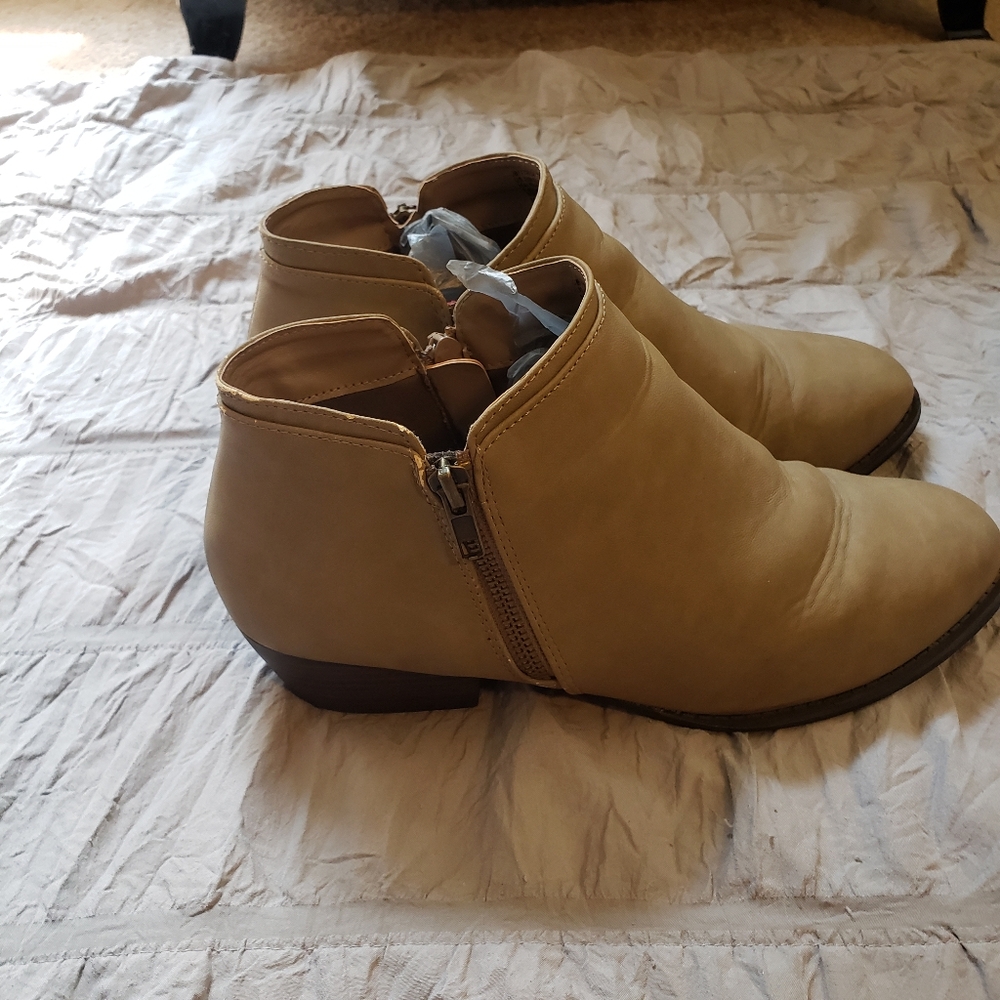 JBU Jambu Women Heeled Truimph Tan/Taupe Ankle Boots W/zip Size 11 - Picture 8 of 14